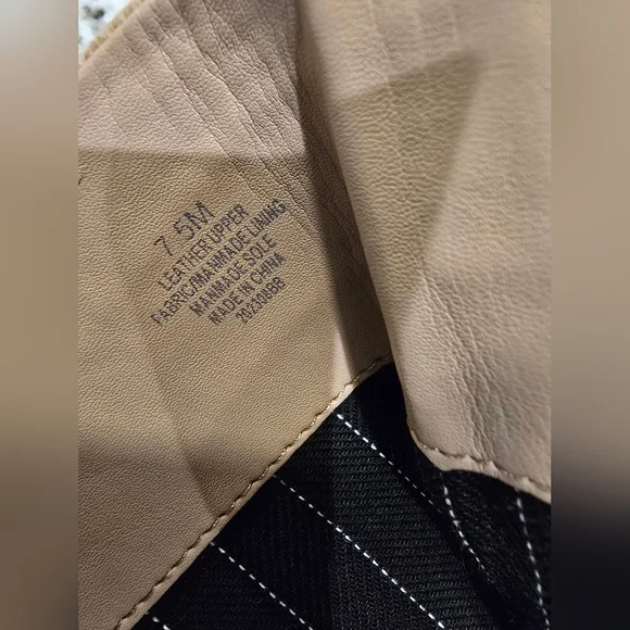 Gianni Bini leather boot - Picture 5 of 5